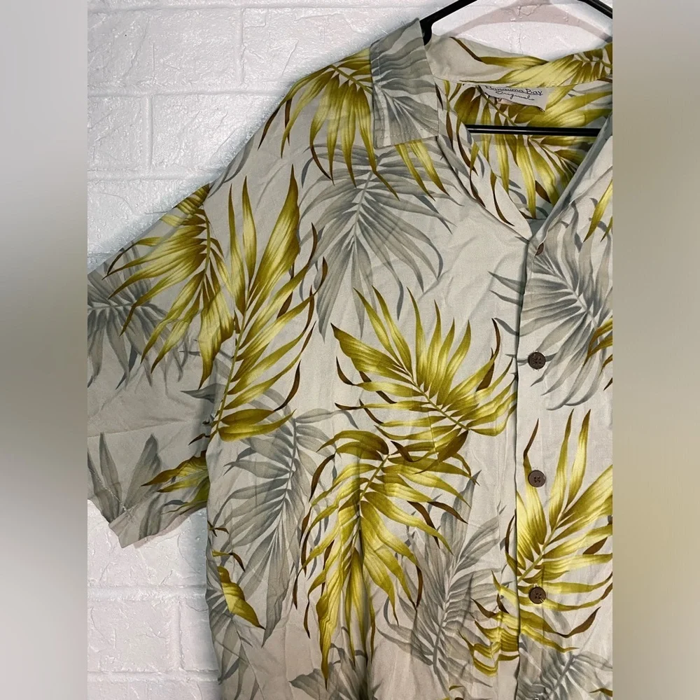 Hanauma Bay Originals Vintage Men’s Tropical Palm Leaf Hawaiian Shirt